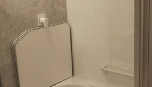 シンプルを極めたストーンシェルグレーの浴室