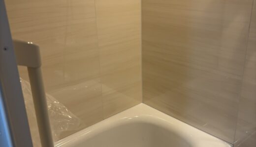 木目調の優しさに包まれる浴室に