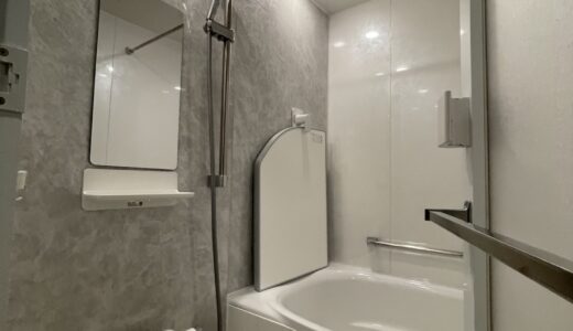 石目調が映える上質なリノビオバスルーム