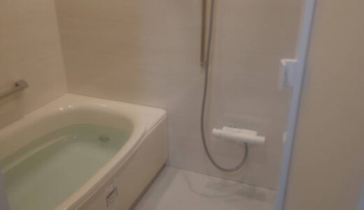 やさしい木目に包まれる快適なバスルーム