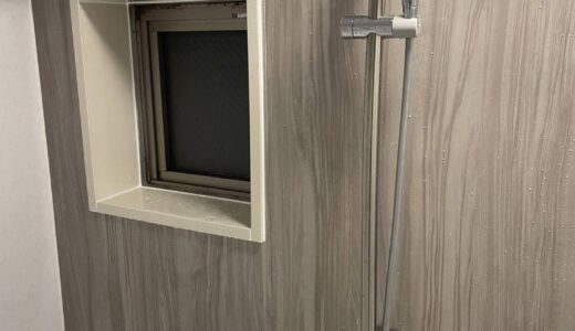 白だけじゃない。淡い木目が効いたやさしい空間