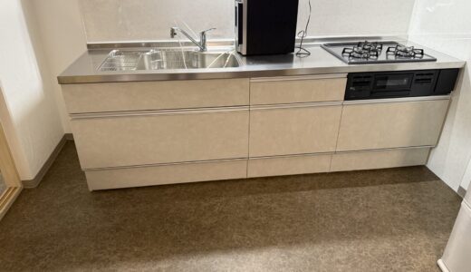 さしい色合いで、空間に自然となじむキッチンに