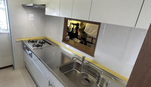 白を基調にしたすっきりした印象のキッチン