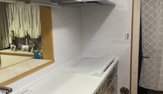 キッチンリフォーム 空間になじむやさしい木目扉デザインの クリナップ STEDIA