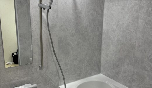 浴室リフォーム ストーンシェルグレーの落ち着いた壁柄のLIXILリノビオVシリーズ