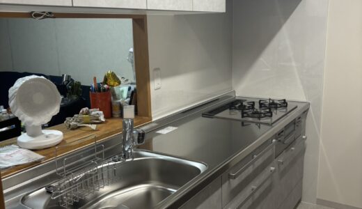 キッチンリフォーム ホワイトスタッコが魅せるラグジュアリーなキッチン LIXIL リシェル