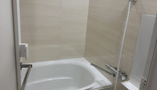 浴室リフォーム ウッドグレインライト×モノトーンで実現する上質でリラックスの浴室　LIXIL リノビオVシリーズ Fタイプ