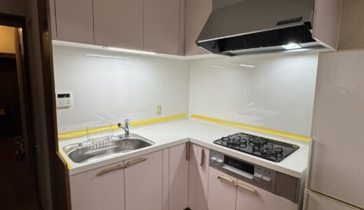 キッチンリフォーム ノールピンクの採用で温かいキッチン空間へと変貌 リクシルシエラS