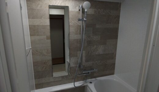 メリハリのあるデザインと照明の明るさでより清潔感のある浴室へ
