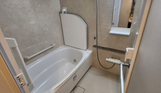 【浴室リフォーム】ホワイト浴槽で明度を整えた LIXIL リノビオV Fタイプ