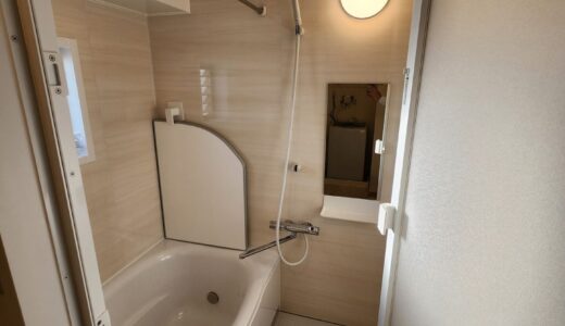 浴室リフォーム 木目のやわらかさと白の清潔感が調和する浴室 LIXILリノビオV