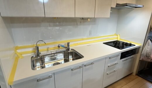 キッチンリフォーム 光沢のある木目柄とお手入れしやすい素材で清潔感を保ちやすい LIXIL シエラS