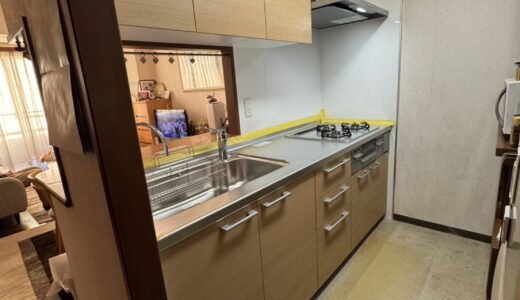 キッチンリフォーム 傷や汚れを気にせず使えるタフな明るい木目のキッチン LIXIL シエラS