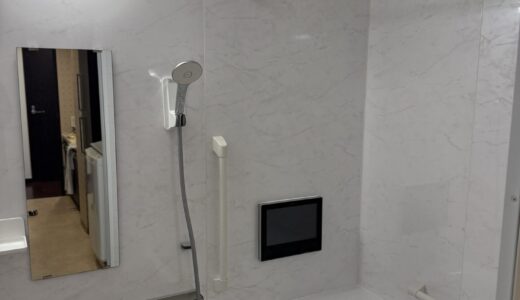 浴室リフォーム ホワイトストーンの上質さで洗練された空間へ　LIXIL リノビオVシリーズ Fタイプ