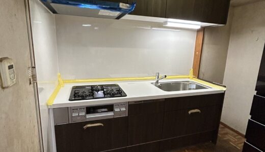 温もり感じるウォルナットのキッチン