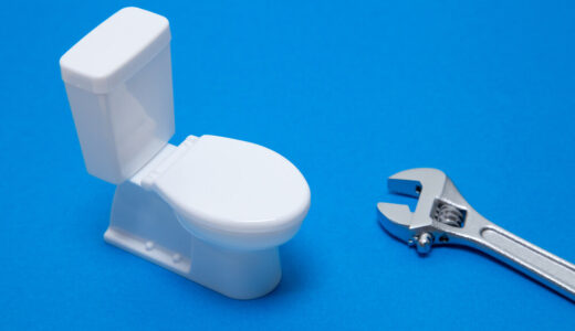 【症状別】トイレの水漏れが起こる原因は？応急処置の仕方や対処法、注意点を解説