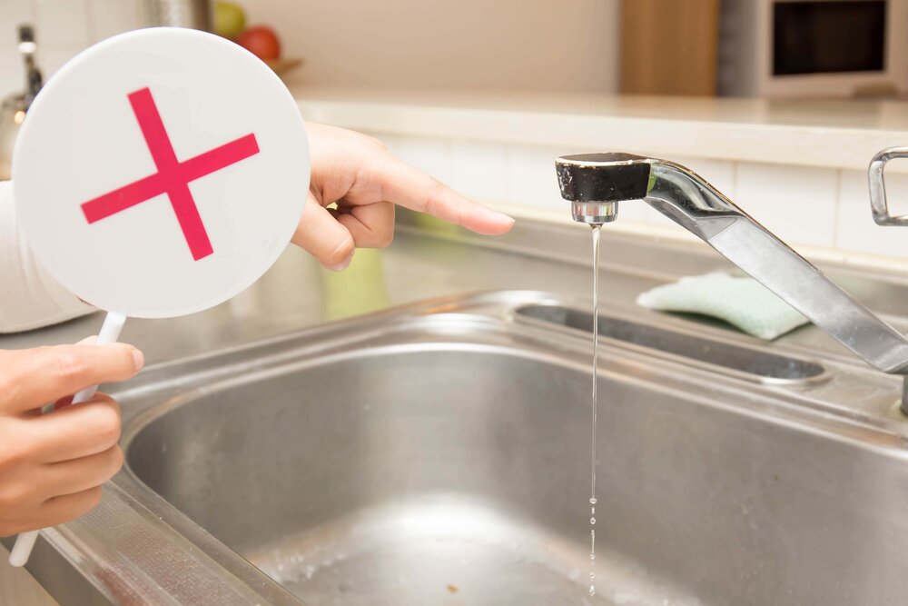キッチンが水漏れ！　原因は？　対処法や確認方法、水漏れを放置するリスクを紹介