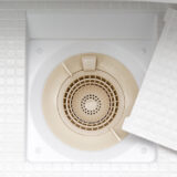 【必見】臭いお風呂の排水口を改善する方法！　自力では改善しないときの対処法も解説