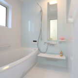 ユニットバス交換の費用相場は？　交換のタイミングや費用を節約するポイント、補助金制度について解説