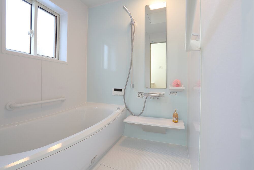 ユニットバス交換の費用相場は？　交換のタイミングや費用を節約するポイント、補助金制度について解説