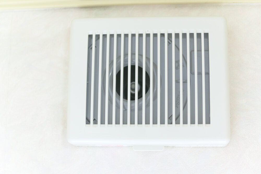 トイレの換気扇が動かない原因と対処法|種類や賃貸物件での対応方法を解説