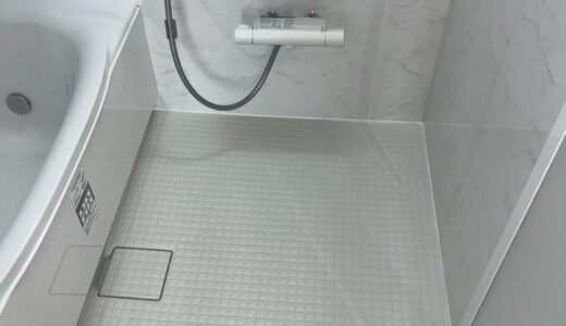 長く清潔を保てるホワイトストーンの浴室