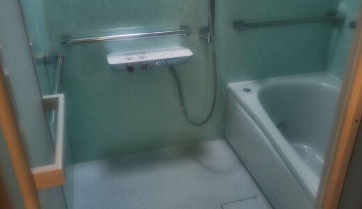 緑のトーンが映える爽やかな空間に