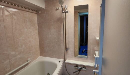 ピンク×白×グレーでコーディネート