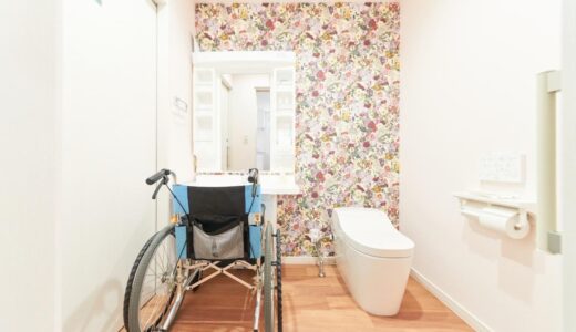 車椅子でも快適に使用できるトイレリフォームのポイント！費用相場や補助金の内容もご紹介