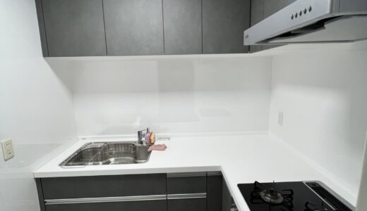 トッコアイアングレーの質感で魅せるキッチン