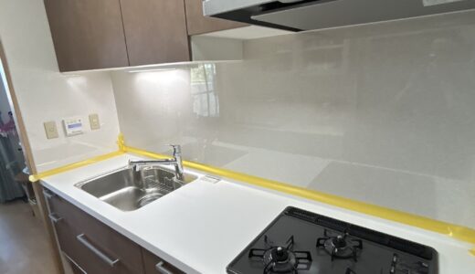 トッコアンティークの色味が映えるキッチン