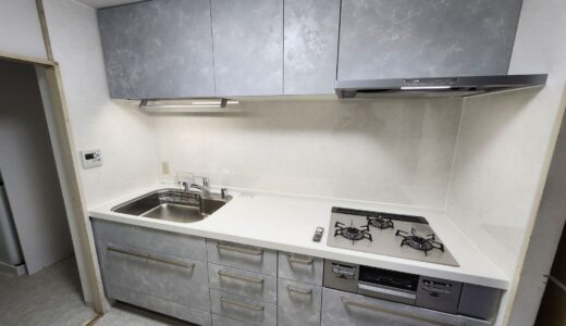 キッチンリフォーム グレー基調で落ち着かせたクリナップステディア