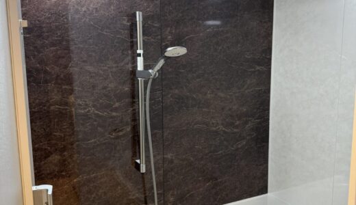 浴室リフォーム クルムホワイトの壁パネルで明るい空間に LIXIL リノビオV Fタイプ