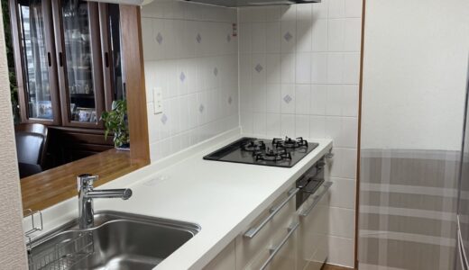 キッチンリフォーム 明るいホワイトトーンとシンプルな構成で空間になじむ LIXIL リシェル