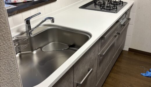 キッチンリフォーム ロカグレージュとナチュラルホワイトで整えた クリナップ セントロ