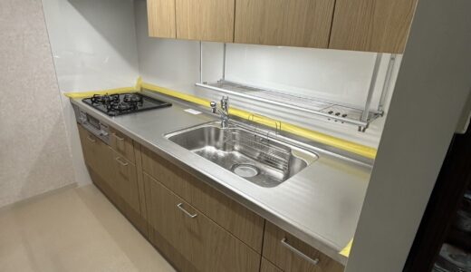 キッチンリフォーム 木目とステンレスで落ち着いた印象のLIXIL シエラS