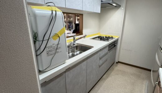 キッチンリフォーム 空間をすっきり見せるホワイト扉の LIXIL シエラS