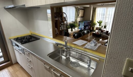 キッチンリフォーム 木目の温かみとステンレスの機能美を組み合わせた LIXIL シエラS