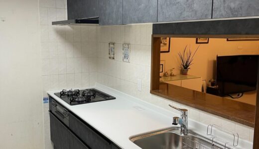 キッチンリフォーム ラグジュアリーな黒の石目調と日常の快適性 LIXIL シエラS