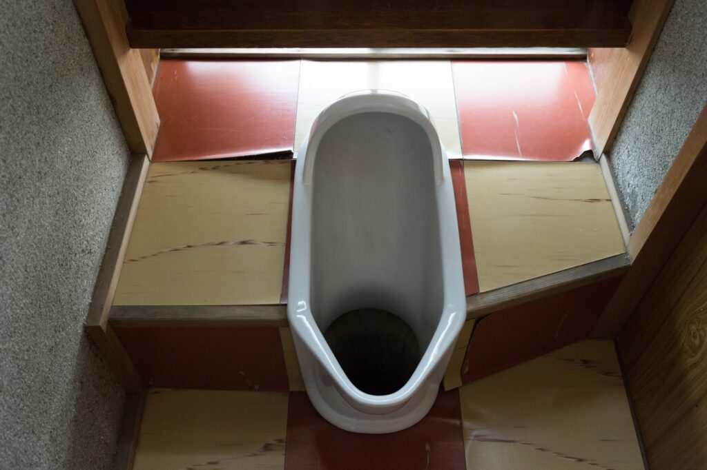 汲み取り式トイレから洋式の水洗トイレへの工事パターン