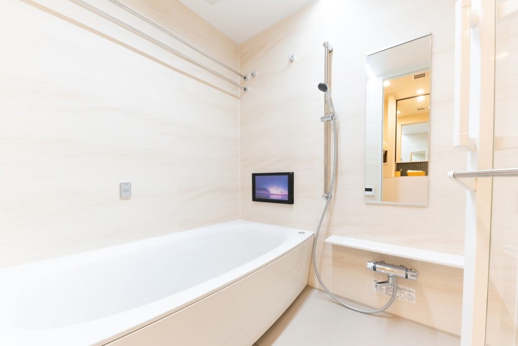 戸建ての浴室リフォーム費用はいくら? 在来工法からユニットバスへ交換する相場と安く抑えるコツ