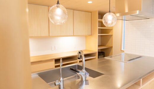 キッチンの収納リフォームにはどのような種類がある？　リフォームのメリットや主な方法、費用を解説