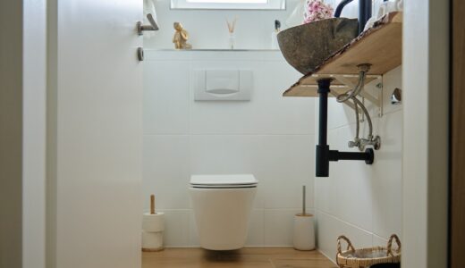 壁掛けトイレへのリフォームはできる？　設置条件やメリット・デメリット、費用相場を解説