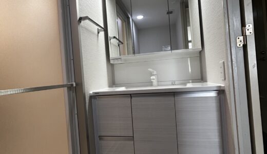 洗面所リフォーム アルベロホワイトの鏡面が輝く清潔感あふれる明るい洗面空間 Panasonic シーラインシリーズ