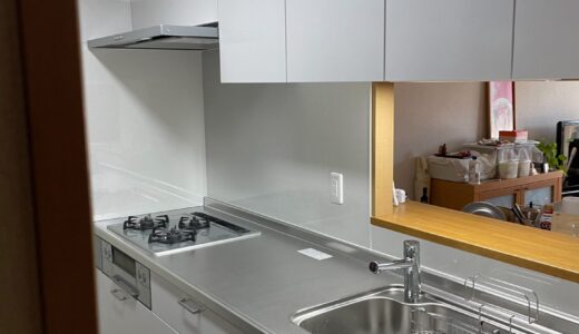 キッチンリフォーム スムースホワイトとステンレス天板で明るく傷につよいキッチンに LIXIL シエラS